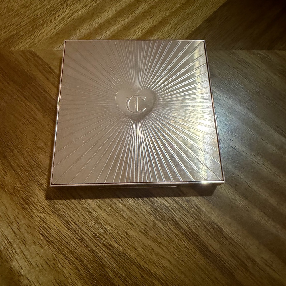 Charlotte Tilbury Rose Gold Compact